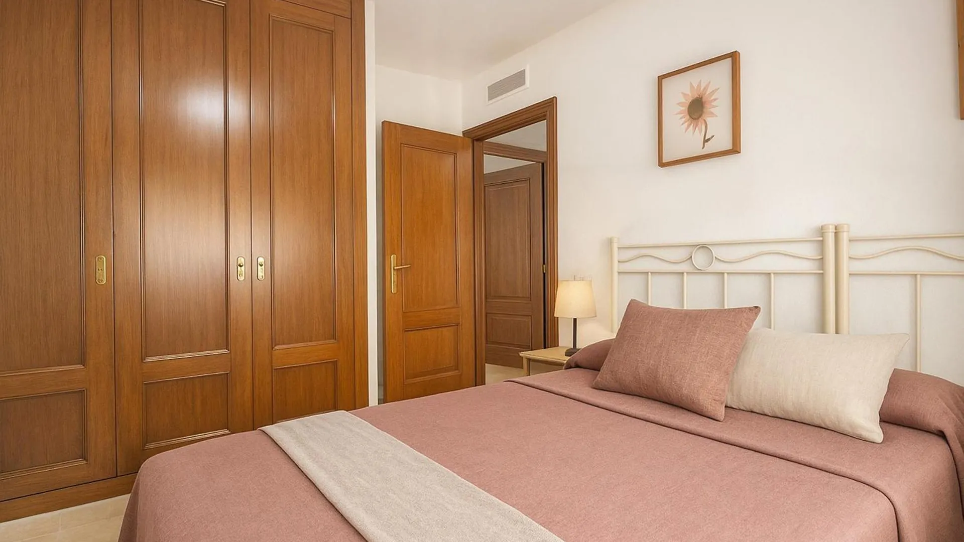 Central Park-Coastal Refuge By The Beach Estepona Spanien