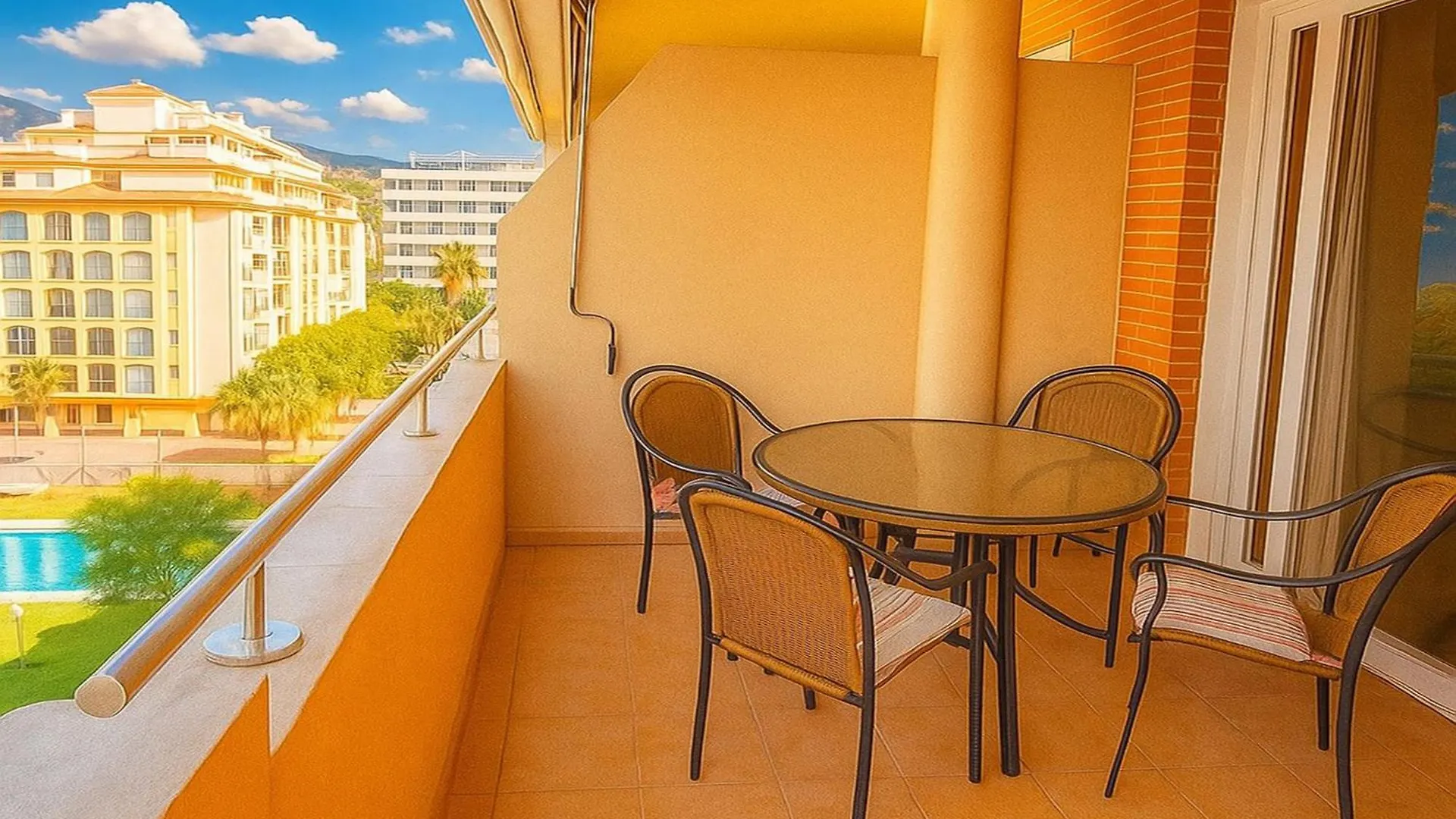 Apartment Central Park-Coastal Refuge By The Beach Estepona